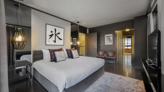 プレミアム ルーム キングベッド 1 台