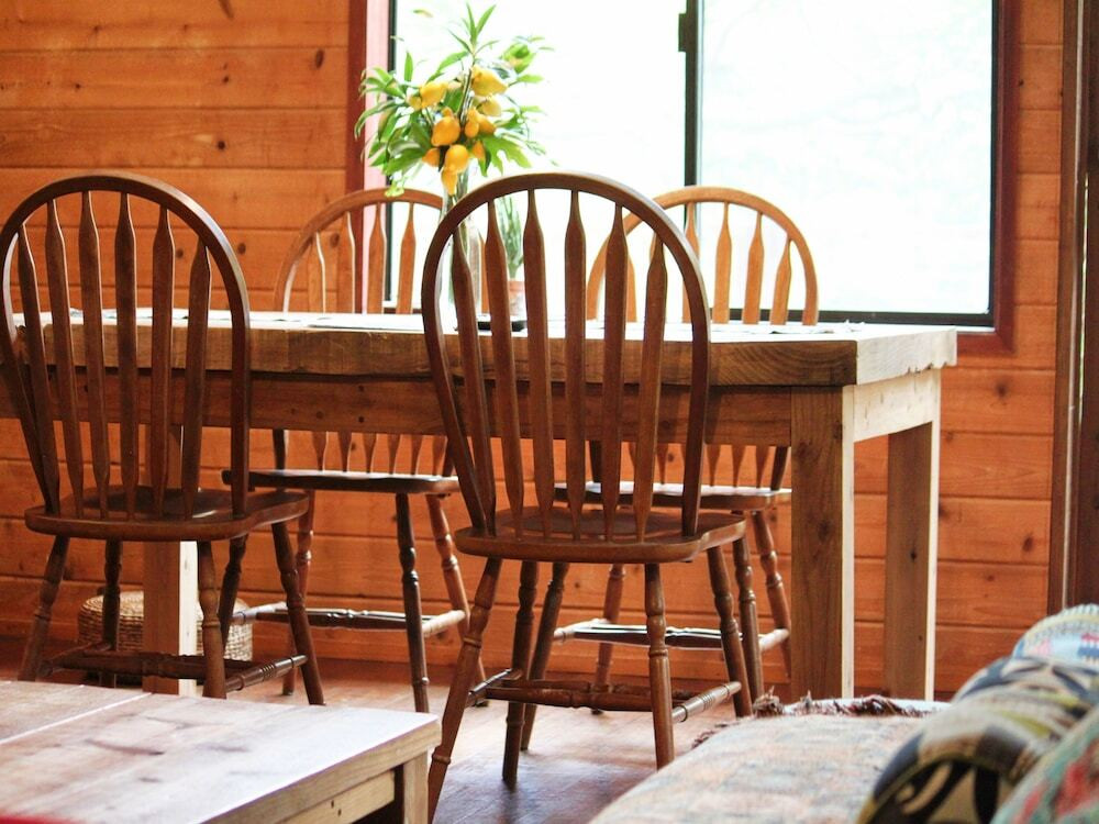 客室内のダイニングエリア