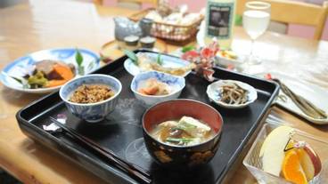 食事・飲み物 / 3