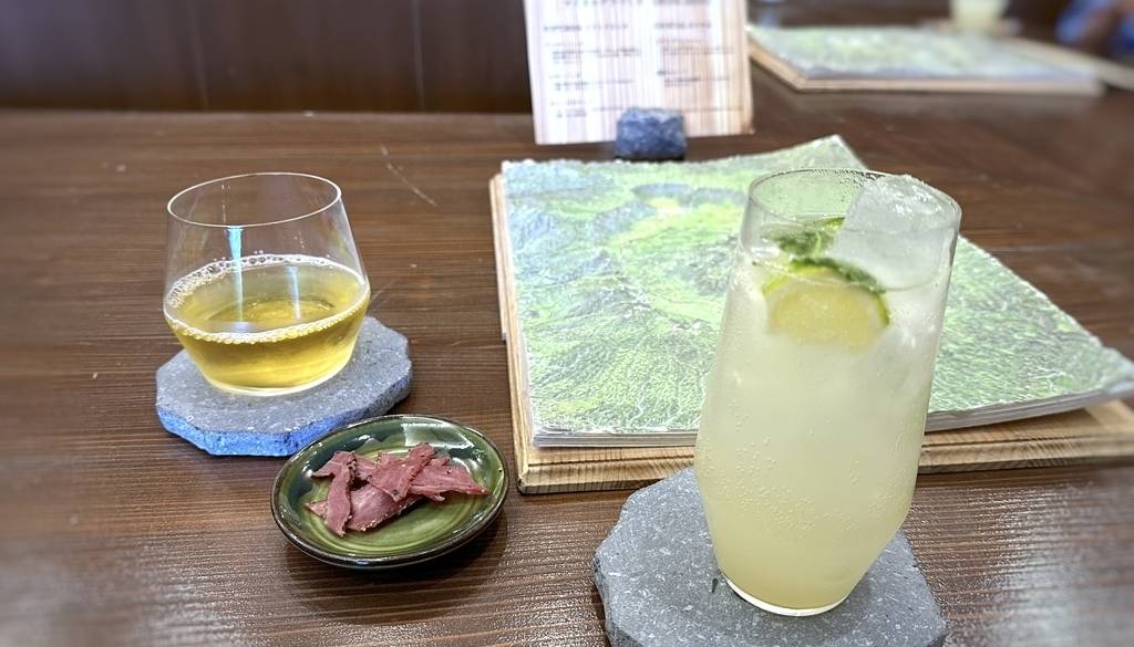 おつまみはあか牛のジャーキー / 3