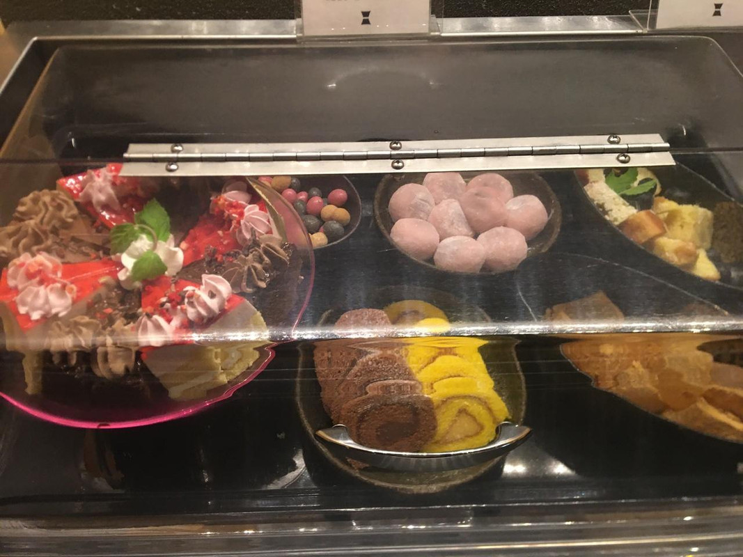 ラウンジ　フィーカタイム お菓子①