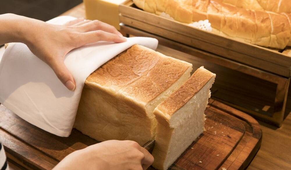 じゅらく食パン工房のパンを / 1