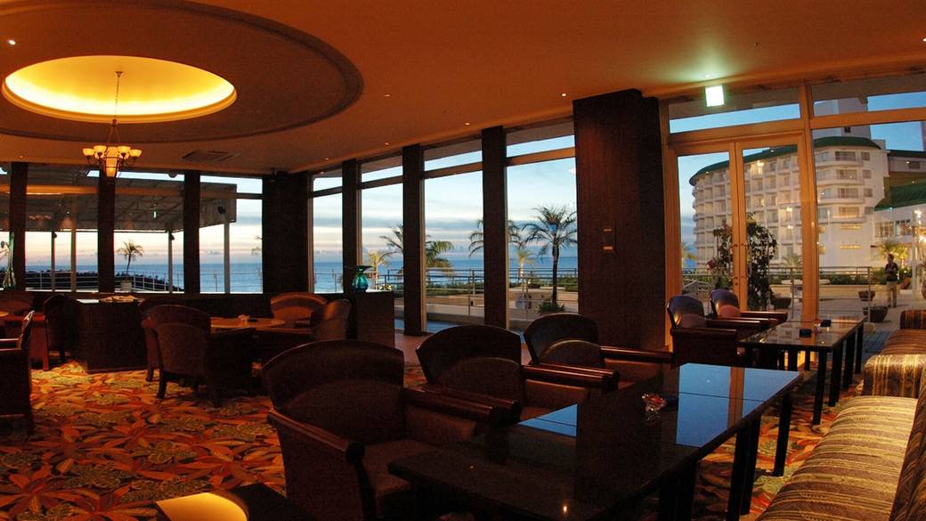 BARラウンジ「タイラ」 / 1