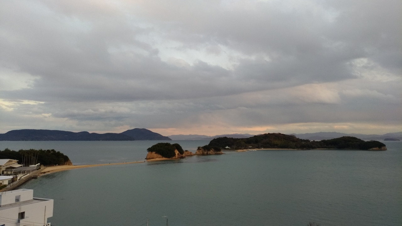 エンジェルロードが高台にあるのでロビーからきれいにみえる。