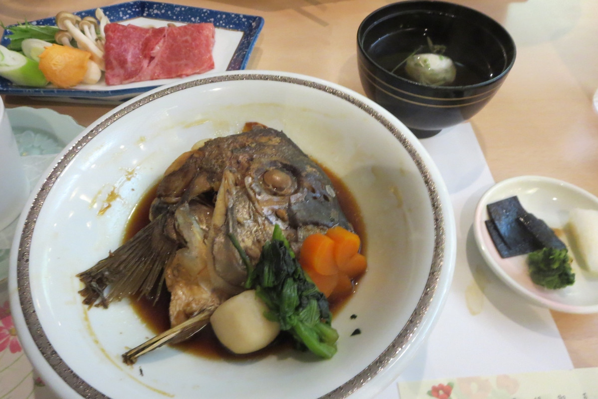 時間を置いて提供された鯛の兜煮