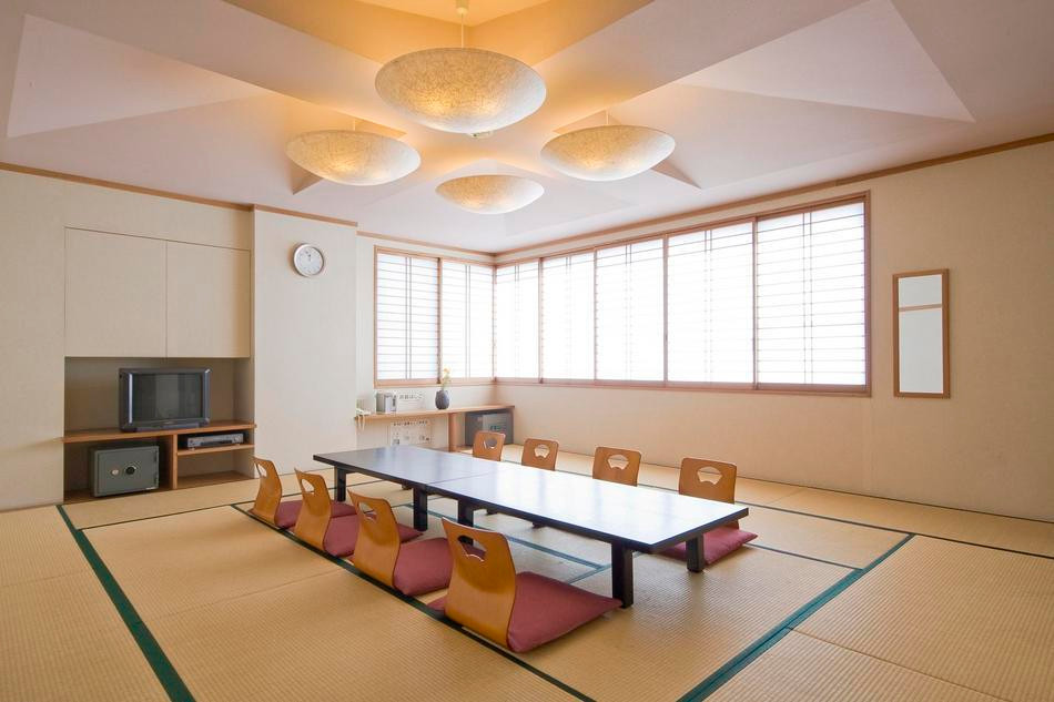 三島の中心街にありながら目の前のせせらぎに心安らげるホテル4023515