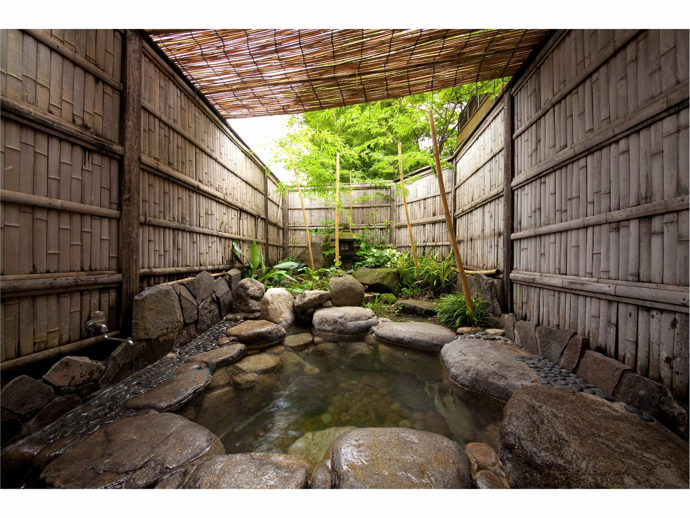 朝・夕食ともお部屋食。辻馬車通りの料理宿3927338