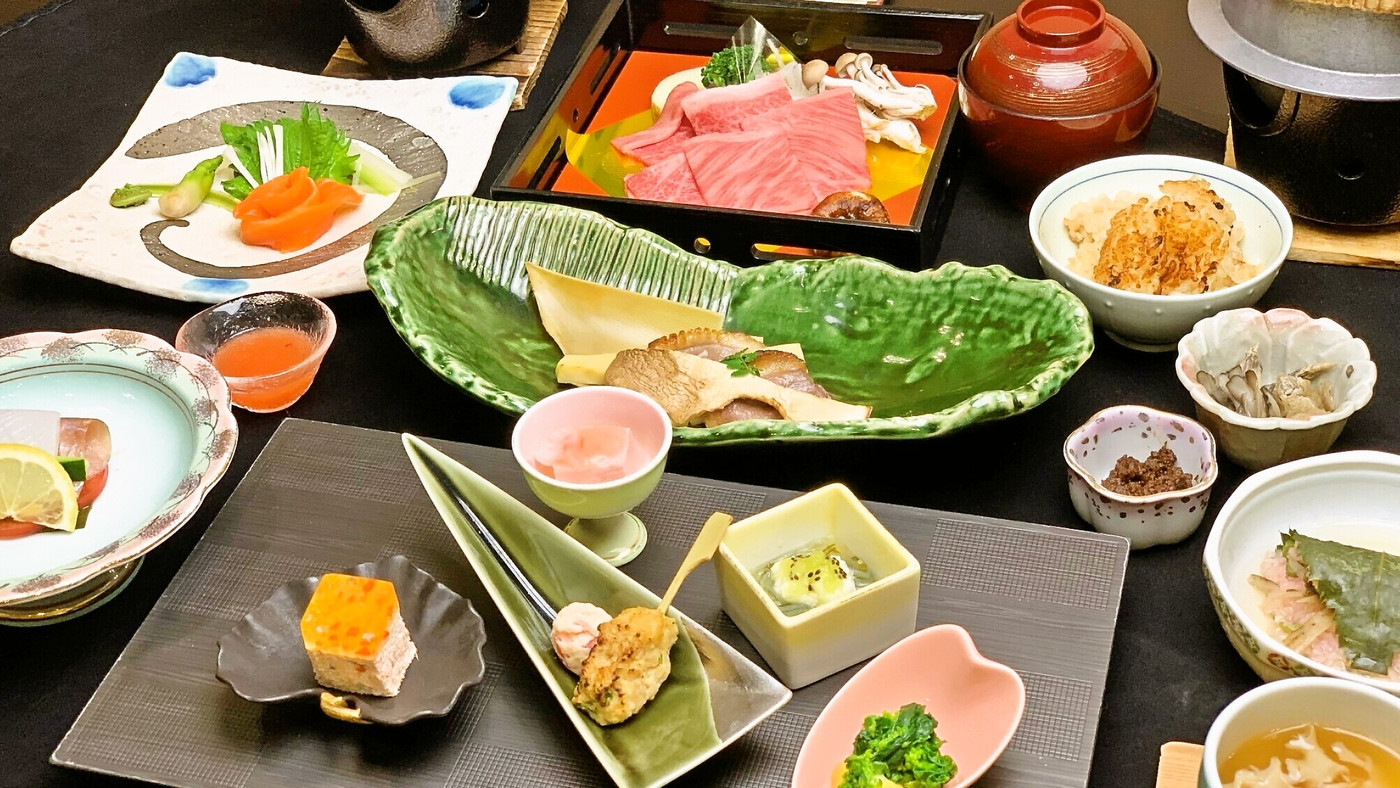 「黄金の湯」や「鉄板焼き」が楽しめる3967995