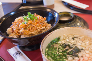 「ひみ家」料理 1065112 ２－１）白海老かき揚げ丼セット（８５０円）全景