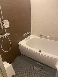トイレとは別なので使いやすいです。大浴場もあります。