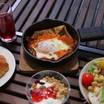 朝食では、メインのガレットは3種から選べ、野菜やパン、スープなどは食べ放題♪