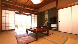 和室 4人部屋 共用バスルーム