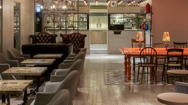 TABLES CAFE / 11