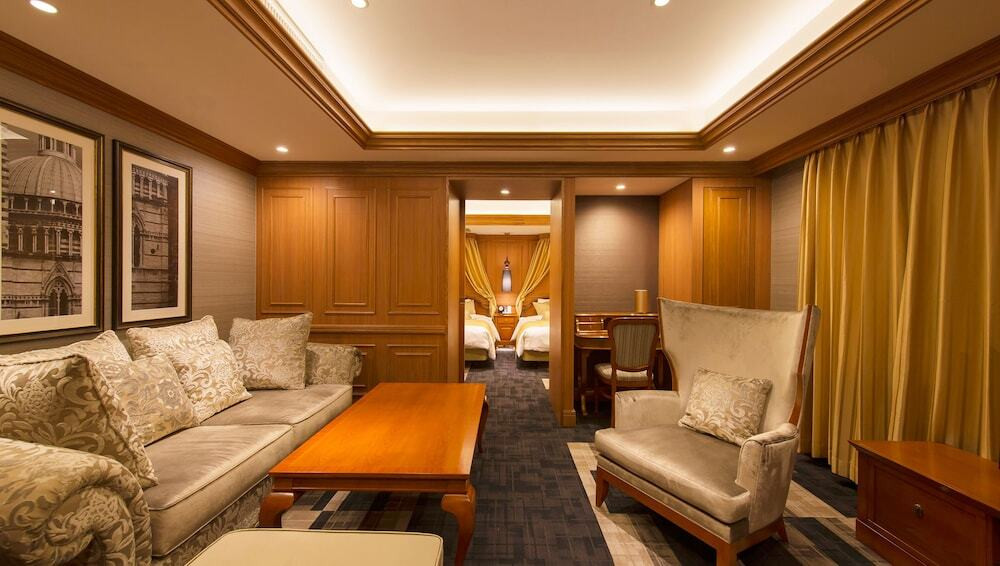 豪邸で暮らすような気分を味わえるスイートルーム3406340