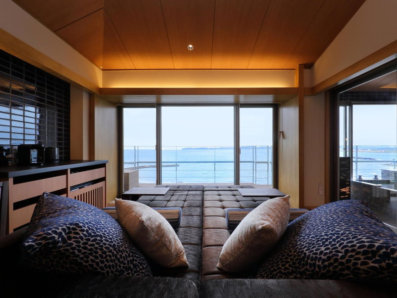 海の絶景と良質な温泉、心躍る美食も！館山の高級宿でプチ贅沢2550681
