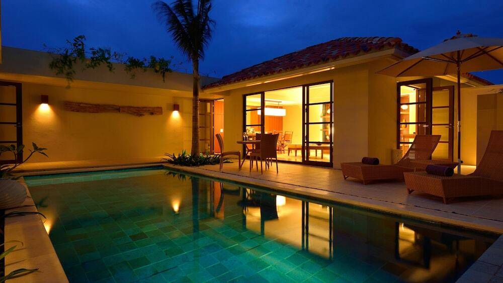 満天の星を眺め
生演奏に耳を傾ける / 2