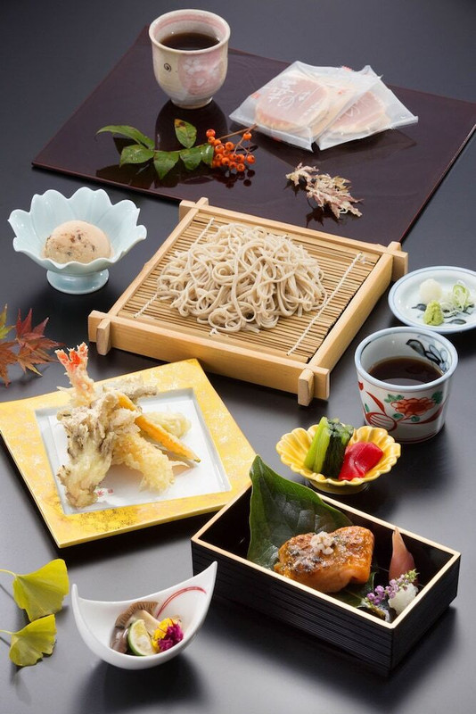 会席料理つかさ 天ぷらと蕎麦