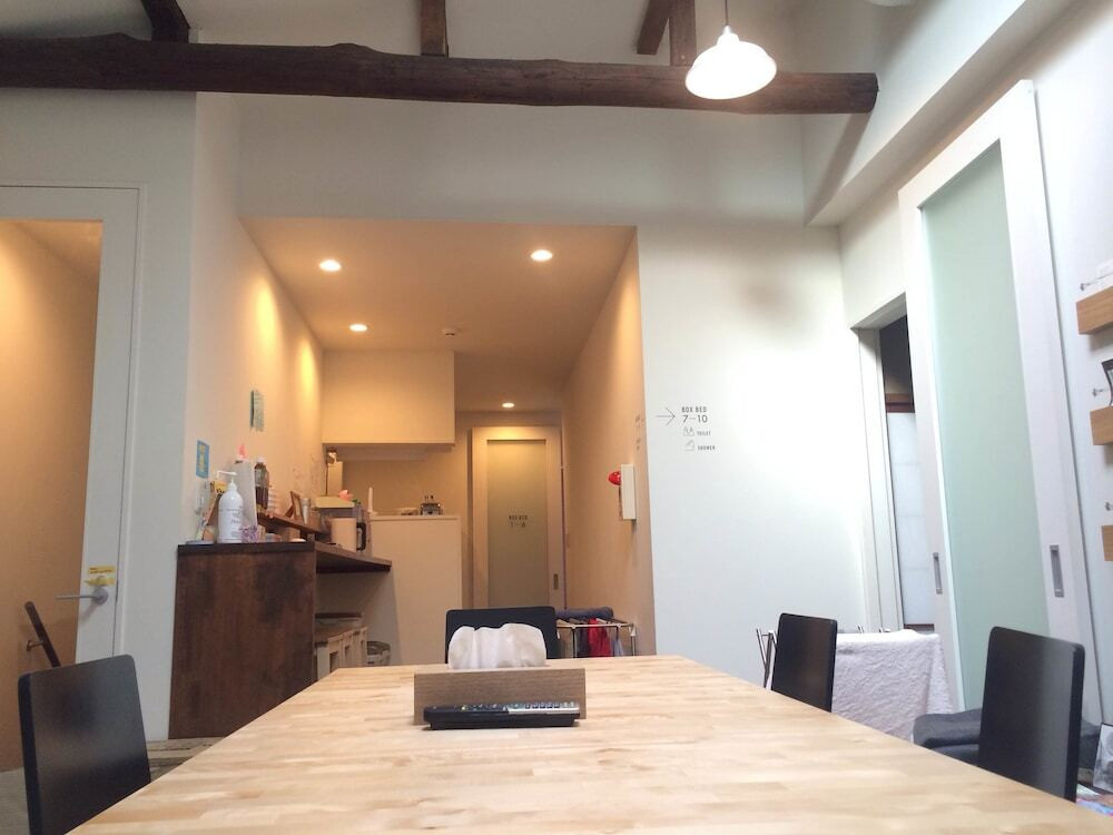 客室内のダイニングエリア