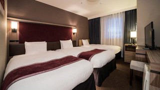 トリプルルーム 禁煙 (2 セミダブルサイズベッド + 1 エクストラベッド) (26平米)