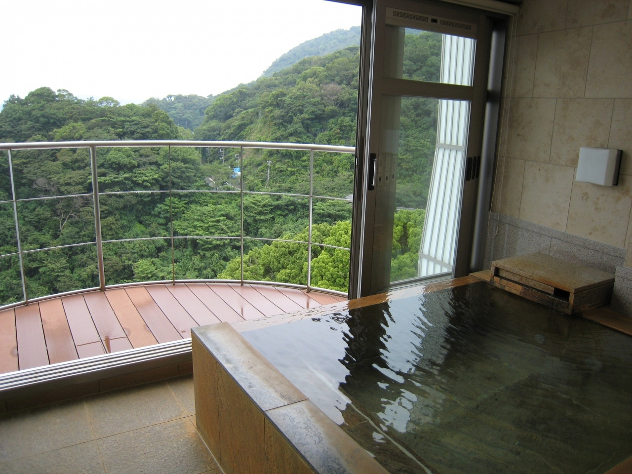 温泉に岩盤浴ルーム、ルームサービス付き豪華客室で贅沢おこもり♡ 4377102