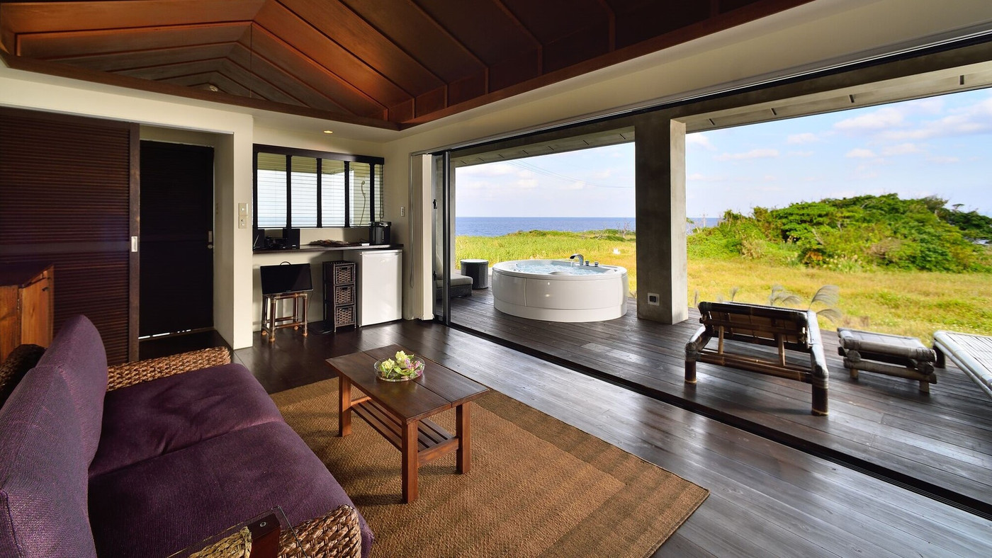 4.テラスとお部屋が一体化した開放的な空間「MUKAKA VILLA古宇利島」3959442