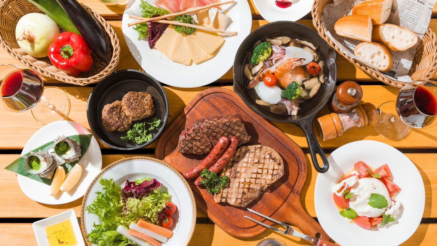 森の中で豪華グルメを満喫♪お腹も心も満ちるリゾート4259811