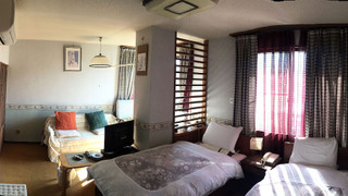 洋室ツインルーム (バストイレ付・Wi-Fi無料)