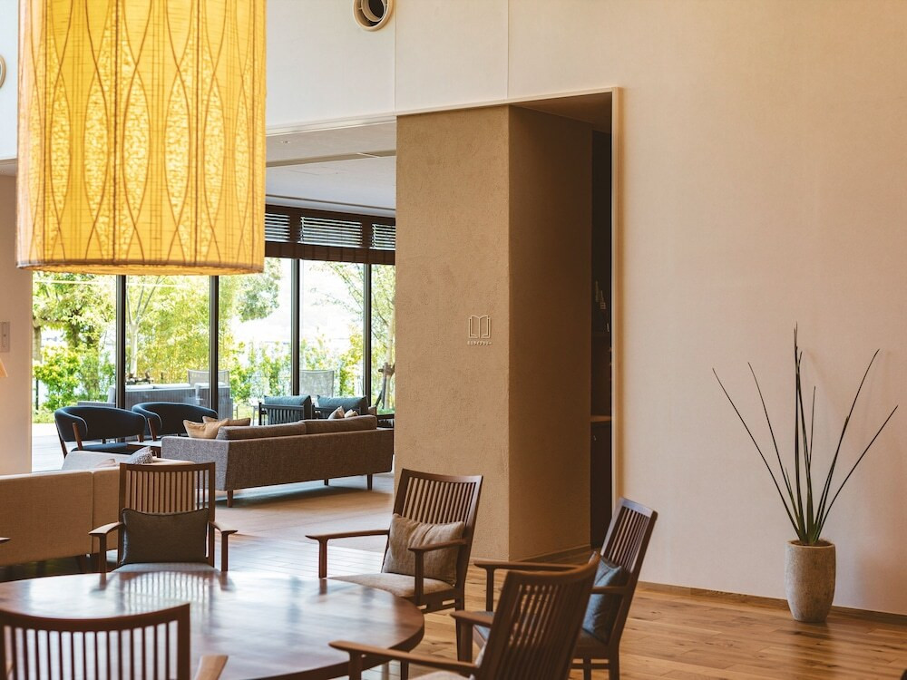 ロビーラウンジ