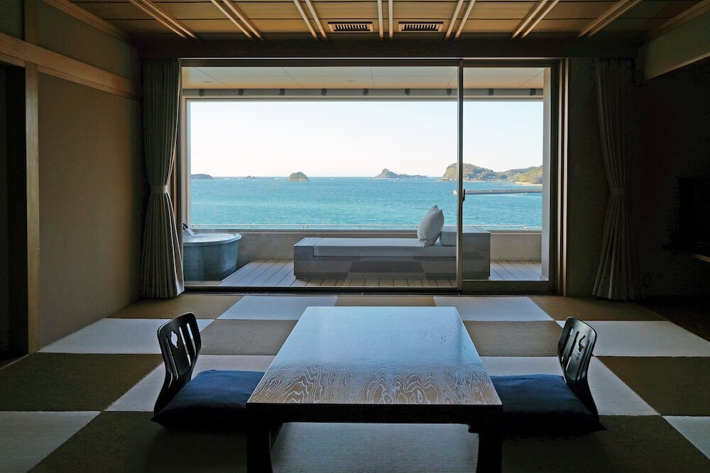 「神々の島」の憧れ宿で贅沢ステイ♩3461933