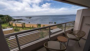 ホテル棟 客室バルコニー一例 / 3