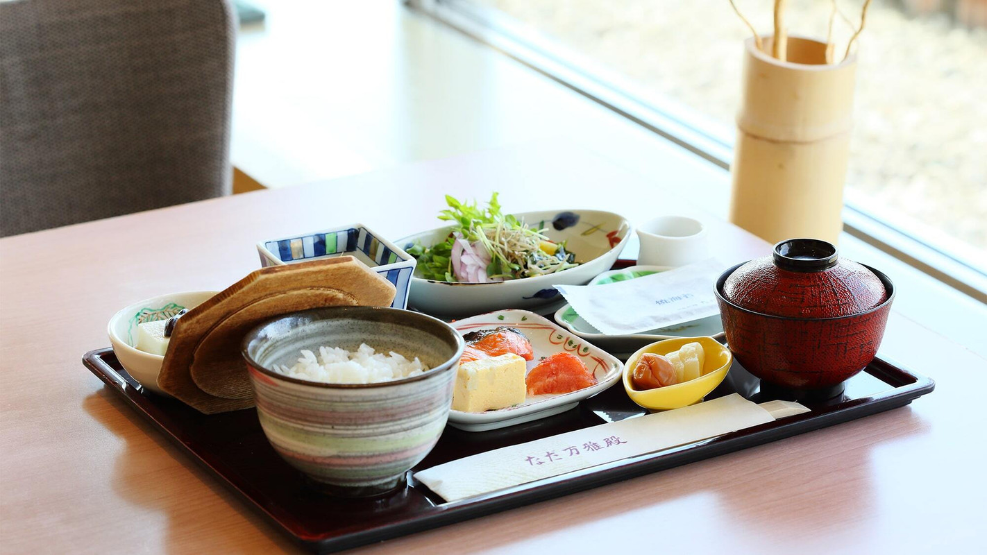 なだ万和定食