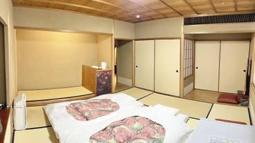 客室 / 11