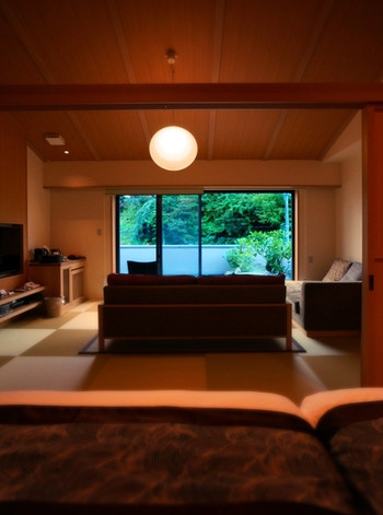 朝からお刺身食べ放題！伝説の黄金風呂でリラックスタイム4009521