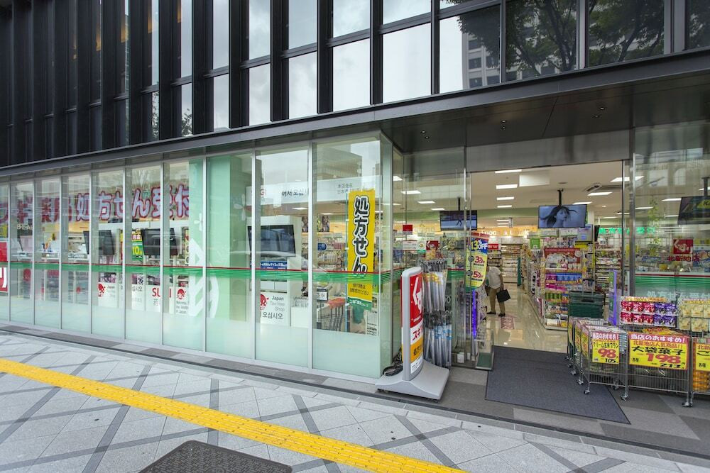 ホテル1階 ドラッグストア