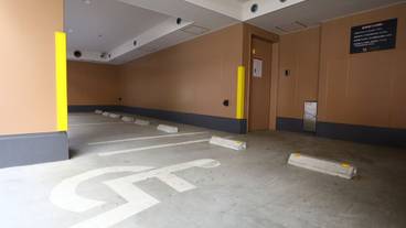 バリアフリー駐車場 / 1