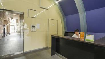 内部エントランス / 2