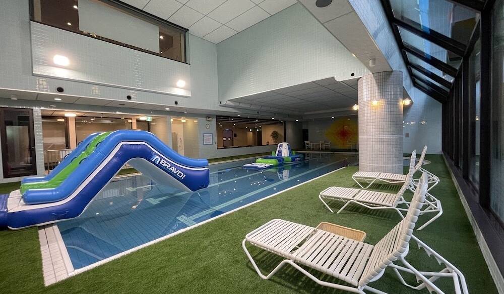 駄菓子や卓球で
温泉旅館を満喫 / 5