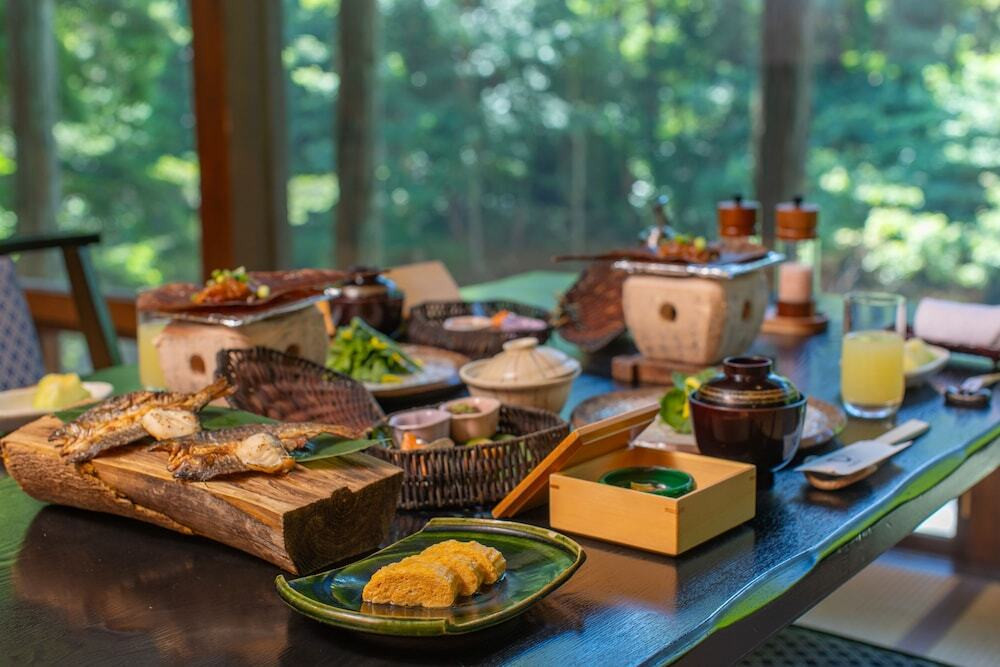 朝食