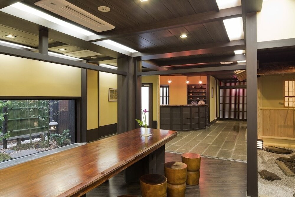 ロビーラウンジ