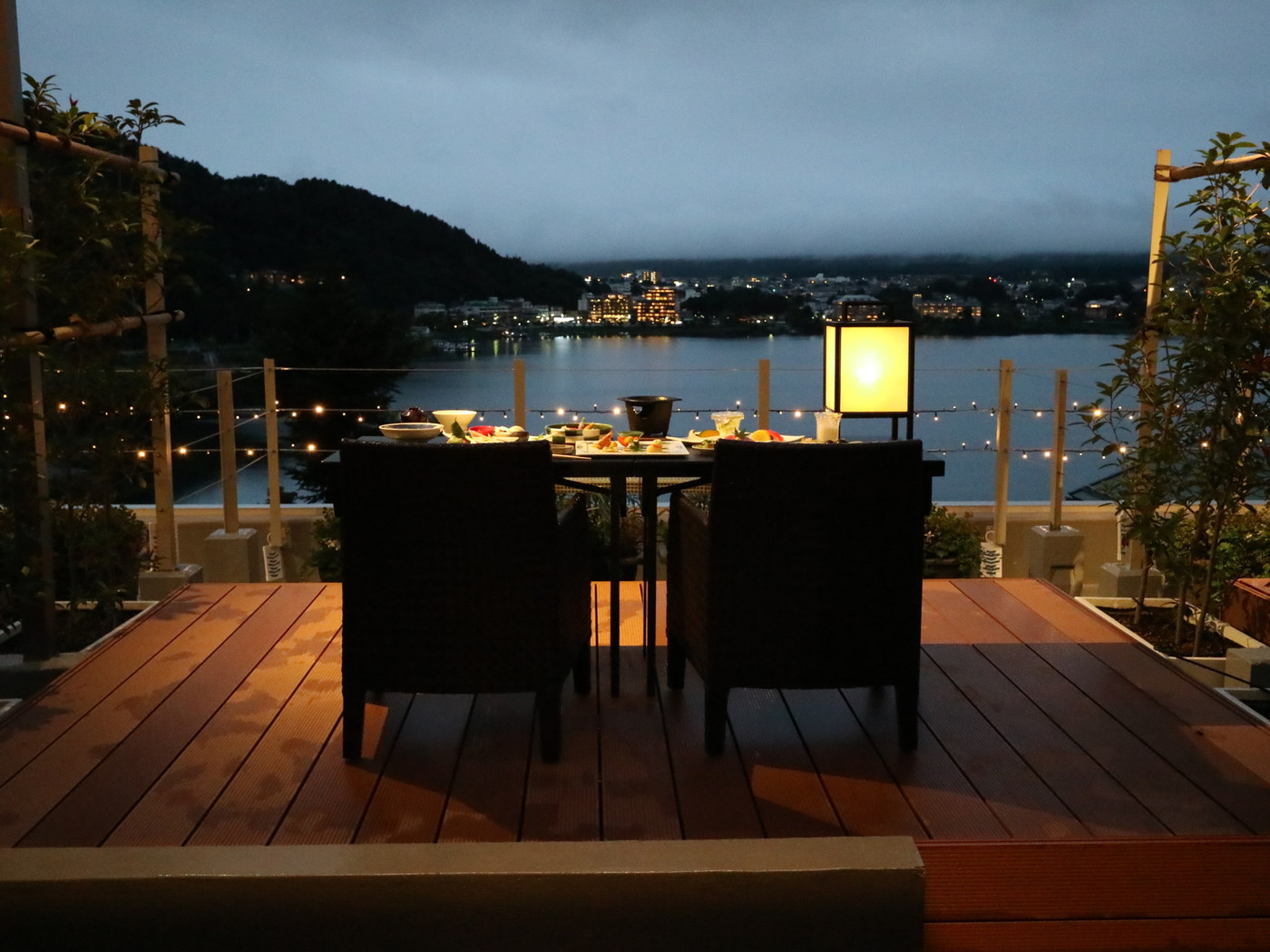 記念日プランだとお部屋のバルコニーでディナーが楽しめる♪3688508