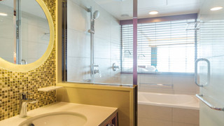 ルーム シングルベッド 2 台 バルコニー タワー(パーシャル ツイン)