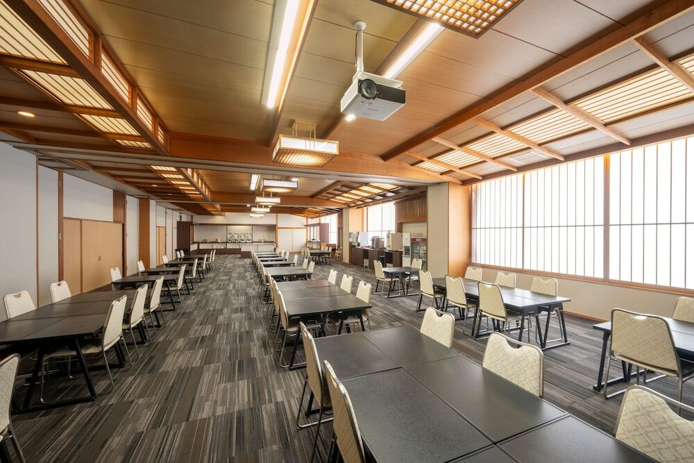 旅館のお食事処