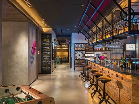 モクシー大阪本町 / 5