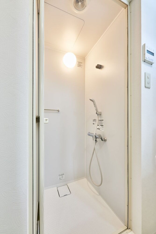 バスルームのシャワー