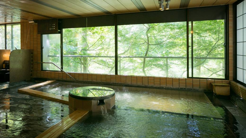 白銀の湯に浸かって
爽快な1日がスタート / 1
