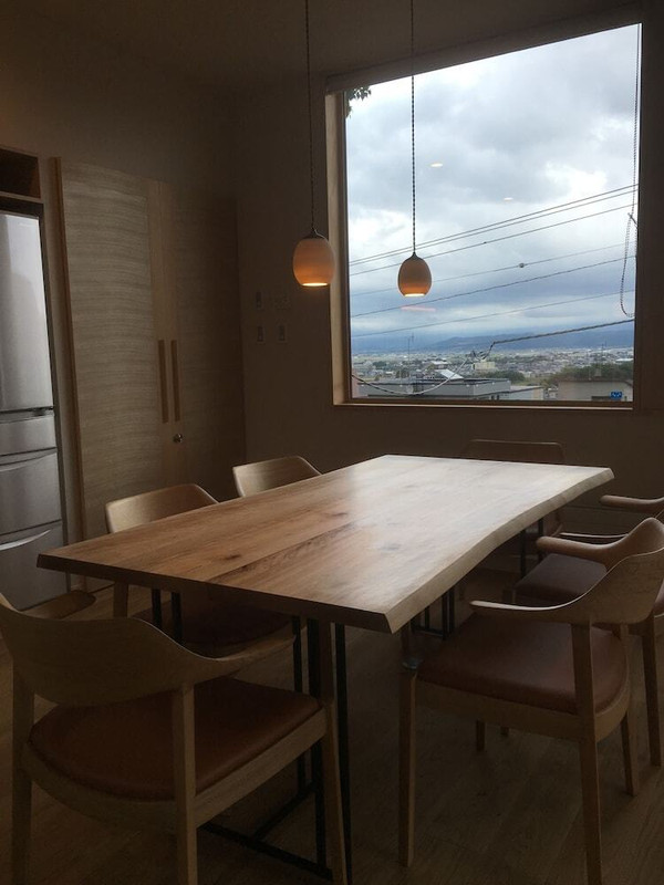 客室内のダイニングエリア