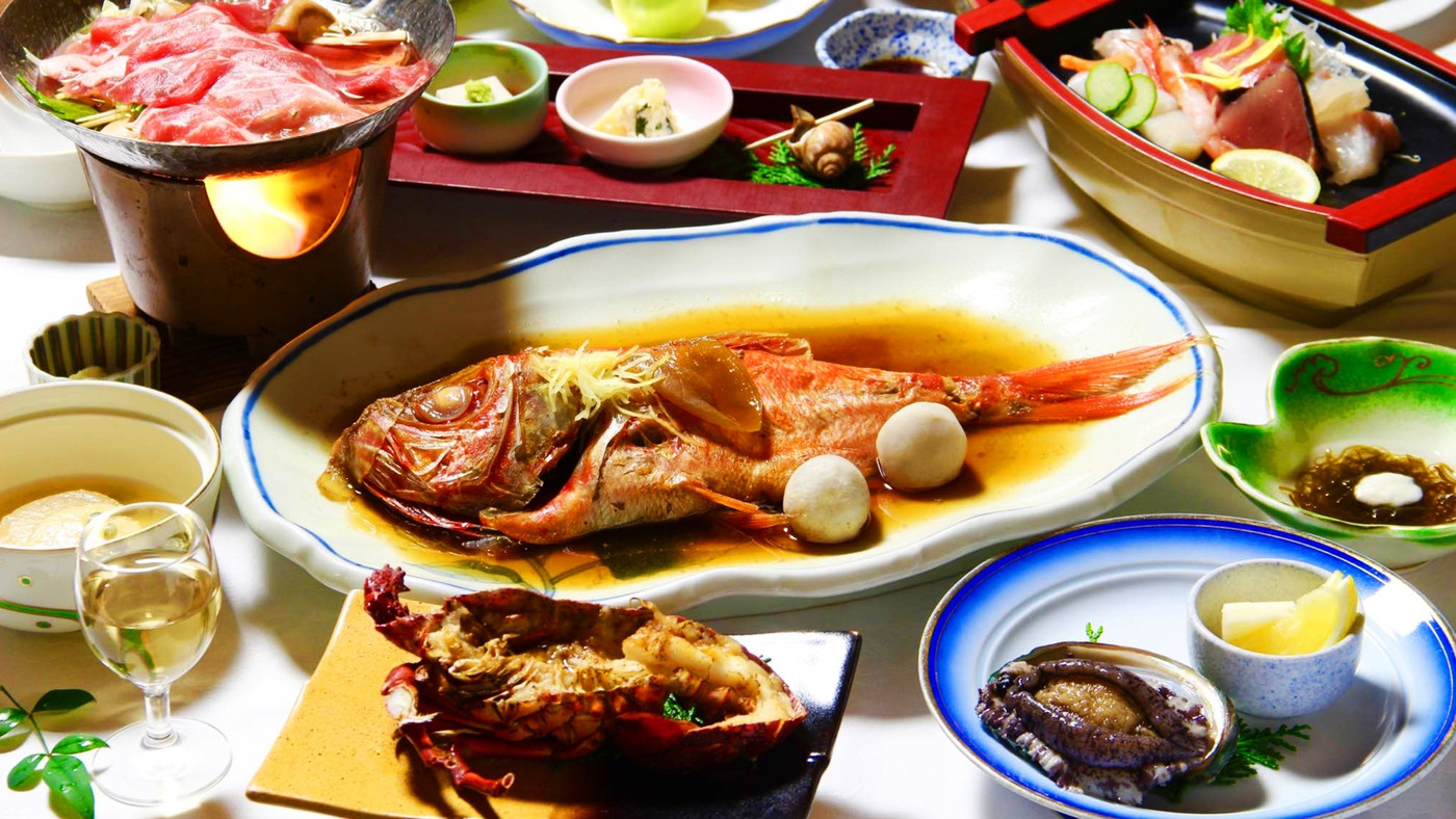 夕食は、海の幸たっぷりの日本料理に舌鼓4256651
