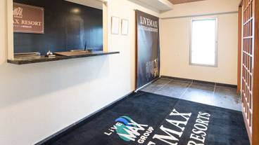 内部エントランス / 2