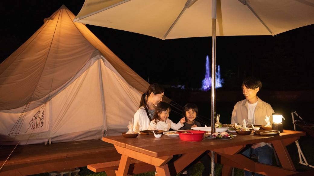グランピングテントでの夕食一例 / 3