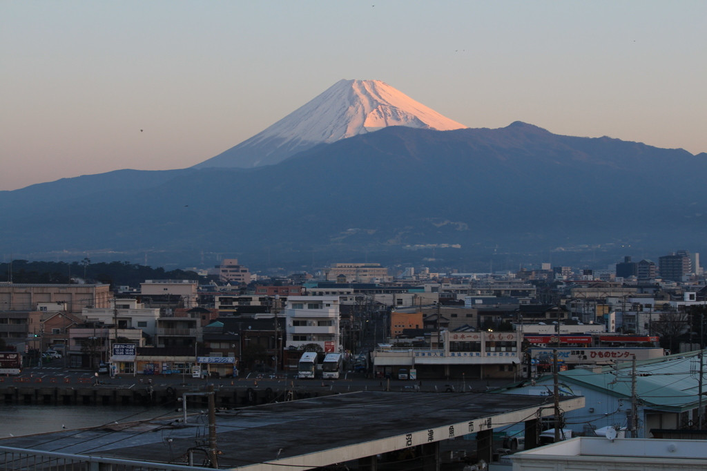 富士山を望める美しい港町“沼津”1222020